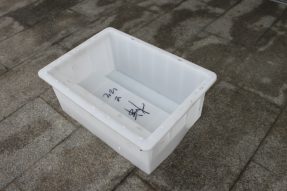 如何解決公路路沿石塑料模具在注塑過程開裂的問題？